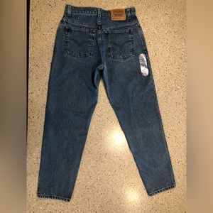 New Levi 550 Relaxed Fit Tapered Leg Junior Cut 11 Short